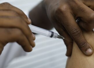 Casos de Síndrome Respiratória Aguda Grave estão em queda, diz Fiocruz