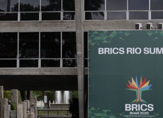 Líderes chegam para a cúpula do Brics no MAM Líderes chegam para a cúpula do Brics no MAM