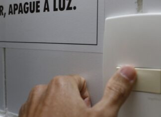 Conta de luz terá bandeira tarifária vermelha patamar 2 em agosto