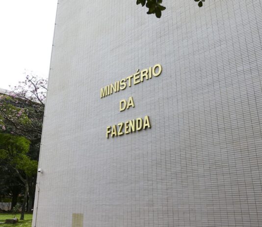 Reforma tributária: governo regulamenta cobrança da CBS e do IBS