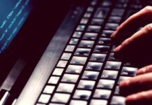 Homem acusado de extorquir adolescentes na internet é preso no Rio
