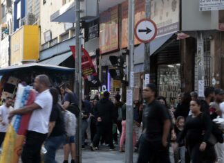 Desemprego cai em 18 estados no segundo trimestre