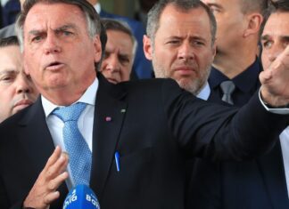 Oposição classifica de arbitrárias medidas cautelares contra Bolsonaro