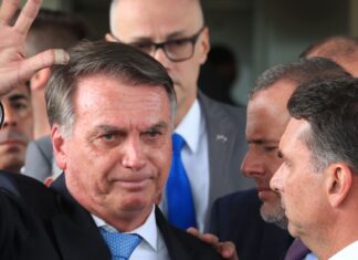 Sede do PL e casa de Bolsonaro são alvo de busca e apreensão pela PF