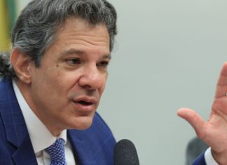 Haddad: governo tem plano para socorrer setores afetados por tarifaço