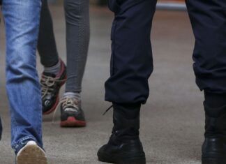 Alunos de escola no DF são “punidos” com flexão e PMs são afastados