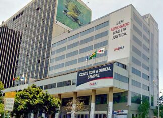 Alerj aprova dispensa de terno e gravata no verão em audiência pública