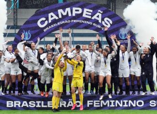 Corinthians vence Grêmio e conquista Brasileiro Feminino Sub-17 Corinthians vence Grêmio e conquista Brasileiro Feminino Sub-17