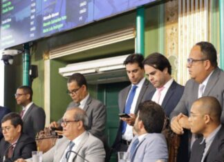 Carlos Muniz Convoca Colégio De Líderes E Pressiona Por Votação De 86 Projetos Na Câmara