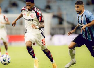 Em momentos distintos, Flamengo e Grêmio se enfrentam no Maracanã Em momentos distintos, Flamengo e Grêmio se enfrentam no Maracanã
