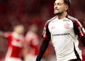 Flamengo volta a derrotar o Internacional e avança na Libertadores Flamengo volta a derrotar o Internacional e avança na Libertadores