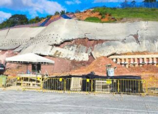 VÍDEO: Contenção Desaba Em Obra Do Centro De Distribuição Do Mercado Livre