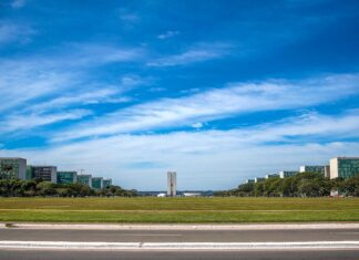 Reforma administrativa avança na Câmara e servidores temem retrocessos