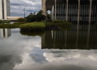 Após posts contra Moraes, representante dos EUA é convocado pelo MRE