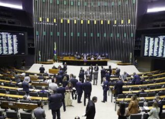 PT Pede Suspensão De Cinco Deputados Da Oposição
