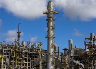 Câmara aprova redução de tributos para indústria química