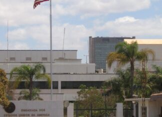 Embaixada dos EUA republica críticas a Moraes nas redes sociais Itamaraty convoca chefe da Embaixada dos EUA após ameaça ao Judiciário