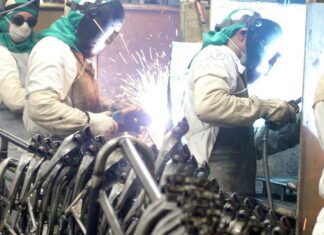 Produção industrial cresce em sete dos 15 locais avaliados pelo IBGE