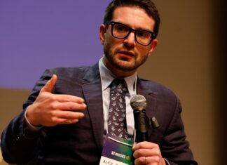 Tarifaço é ineficaz até para americanos, diz economista de Harvard Tarifaço é ineficaz até para americanos, diz economista de Harvard