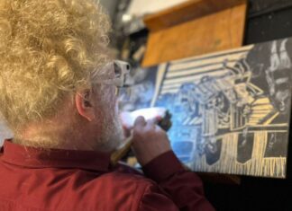 Artista com baixa visão fala da potência de pessoas com deficiência