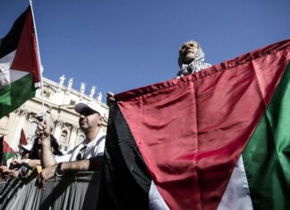 Canadá, Reino Unido e Austrália reconhecem o Estado Palestino Canadá, Reino Unido e Austrália reconhecem o Estado Palestino