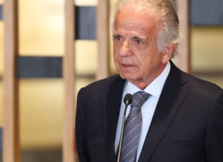 Crise entre Venezuela e EUA preocupa, diz ministro da Defesa do Brasil Crise entre Venezuela e EUA preocupa, diz ministro da Defesa do Brasil