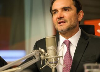 Celso Sabino confirma a Lula que deixará Ministério do Turismo