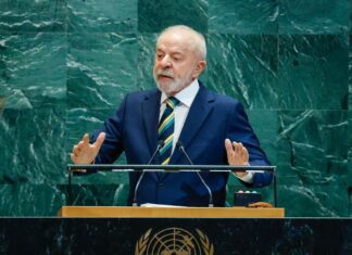 Democracia é o que está em jogo para a humanidade, alerta Lula nos EUA Lula propõe criação de conselho na ONU para monitorar ações climáticas