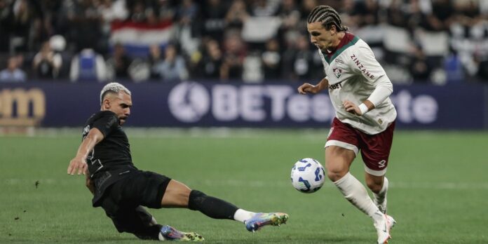 Brasileiro: Fluminense e Corinthians medem forças no Maracanã