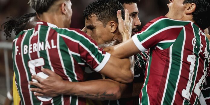 Fluminense derrota Bahia por 2 a 0 e avança na Copa do Brasil