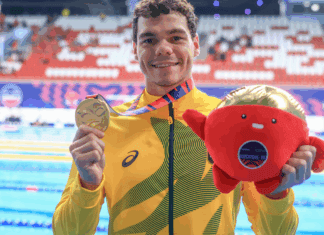 Gabriel Bandeira bate recorde no Mundial de natação de Singapura Gabriel Bandeira bate recorde no Mundial de natação de Singapura