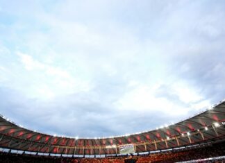 Justiça proíbe Torcida Jovem do Flamengo de ir a estádios de futebol Justiça proíbe Torcida Jovem do Flamengo de ir a estádios de futebol
