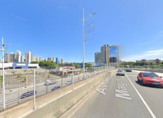 Engavetamento Causa Lentidão Na Av. ACM Em Salvador