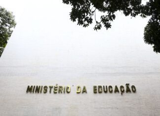 Sai lista de cursos superiores semipresenciais autorizados pelo MEC