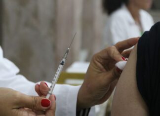 Vacina contra a covid-19 protege gestantes contra complicações