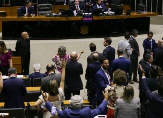 Motta anuncia votação de urgência para projeto de anistia a golpistas