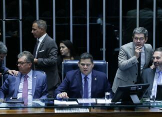 Senado aprova retirada de despesas com tarifaço do teto de gastos