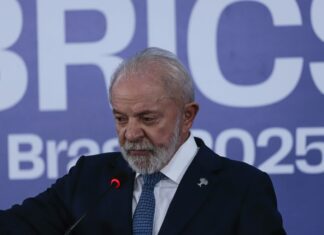 Líderes do Brics defendem ampliação de mecanismos de comércio no bloco Líderes do Brics discutem como ampliar mecanismos de comércio no bloco
