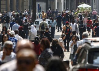 Mais de 14 milhões de famílias deixaram linha da pobreza em 2 anos