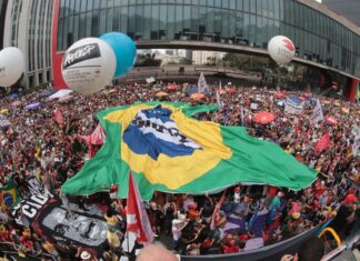 São Paulo tem 42 mil pessoas em ato contra PEC da Blindagem e anistia