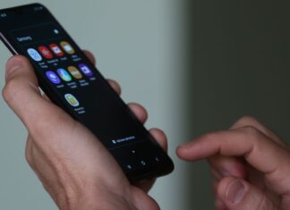 Veto a celular leva 80% dos alunos a prestar mais atenção nas aulas