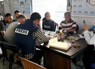 Tenda de jornalistas palestinos é bombardeada após reunião com Fenaj Tenda de jornalistas palestinos é bombardeada após reunião com Fenaj