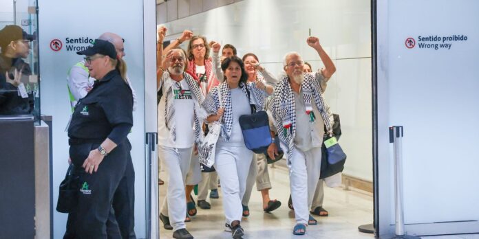 Flotilha: brasileiros relatam torturas causadas por forças israelenses
