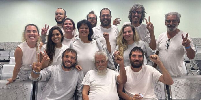 Brasileiros da Flotilha Global Sumud são libertados na Jordânia

