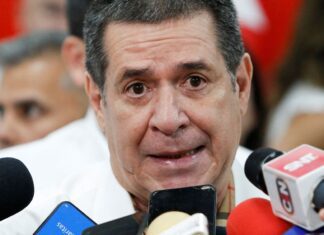 EUA suspendem sanções contra ex-presidente do Paraguai Horacio Cartes EUA suspendem sanções contra ex-presidente do Paraguai Horacio Cartes