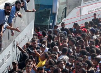 Israel começa a libertar presos palestinos Israel começa a libertar presos palestinos