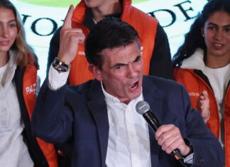 Lula parabeniza presidente eleito da Bolívia, Rodrigo Paz Rodrigo Paz é eleito presidente da Bolívia em meio a crise econômica