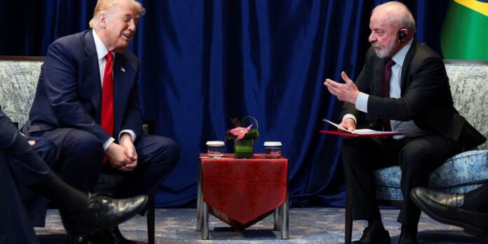 Lula se reúne com Trump na Malásia e discute relações entre Brasil-EUA
