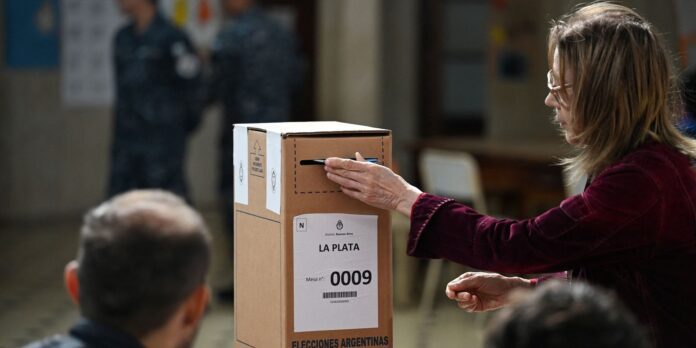 Argentinos vão às urnas para renovar Câmara e Senado
