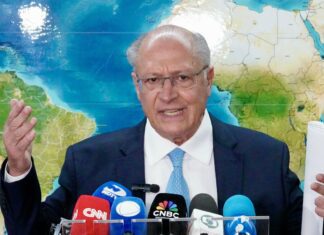 Alckmin diz que há grande preocupação do governo em casos de metanol